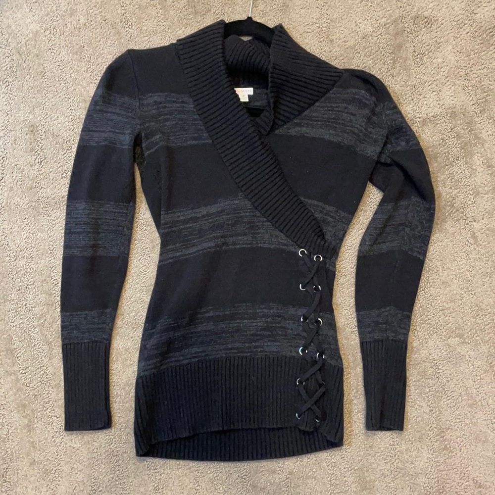 Charcoal gray Guess sweater